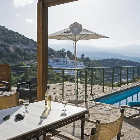 Luxury Villa *